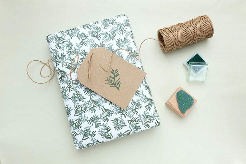 florales Geschenkpapier Konifere | florale wrapping paper christmas | STUDIO KARAMELO