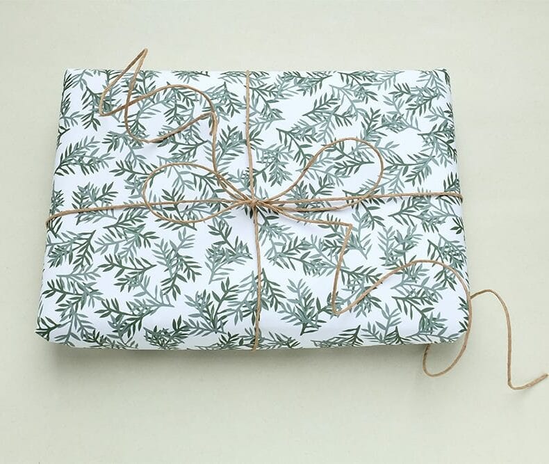 florales Geschenkpapier Konifere | florale wrapping paper christmas | STUDIO KARAMELO