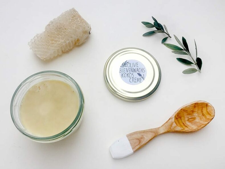 Selbstgemachte Naturkosmetik Olivenöl-Bienenwachs-Kokos-Creme für Hände & Lippen | STUDIOKARAMELO