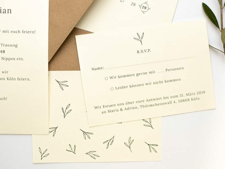 Floral gemusterte Antwortkarte OLIVE – Hochzeitspapeterie Recyclingpapier
