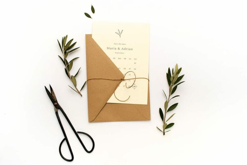 Floral gemusterte Save the Date Karte OLIVE – Hochzeitspapeterie Recyclingpapier