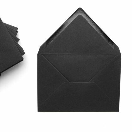 Kuverts für Trauerkarten & Beileidsbekundungen aus schwarzem Recycling Kraftpapier | STUDIO KARAMELO