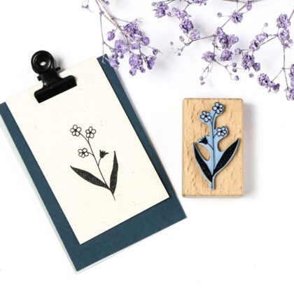 Blumenstempel Vergissmeinnicht auf Anhänger gestempelt