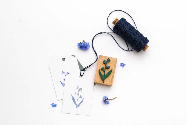 Holzstempel Vergissmeinnicht, Umweltfreundlicher Stempel mit Blume | STUDIO KARAMELO