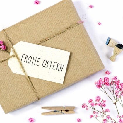 Stempel Frohe Ostern auf Geschenkanhänger gestempelt