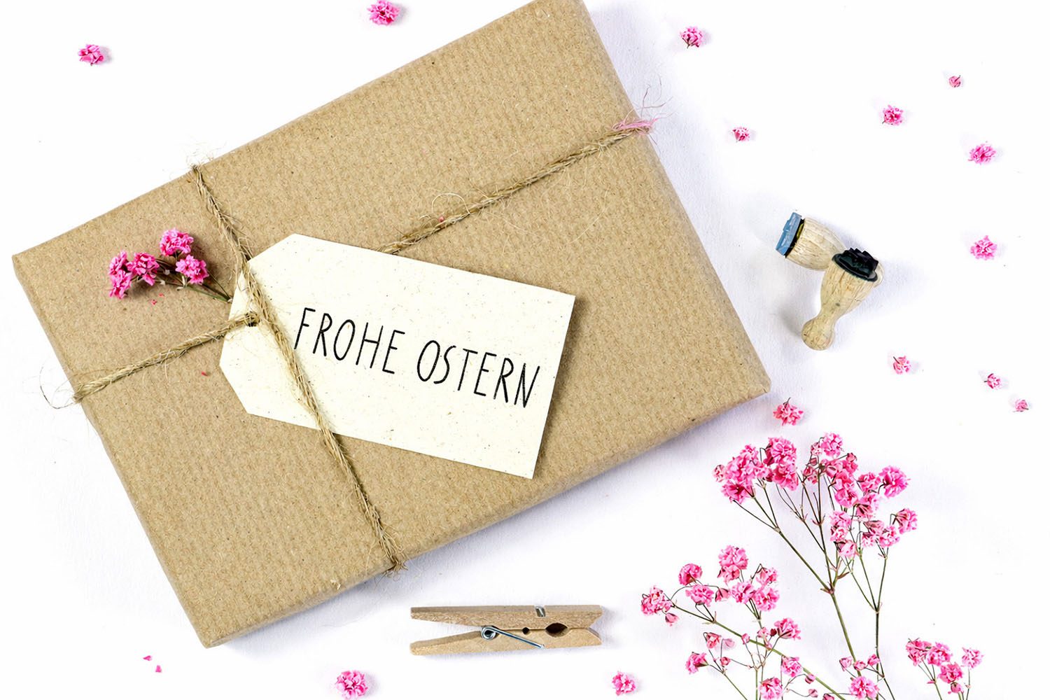 Stempel Frohe Ostern auf Geschenkanhänger gestempelt