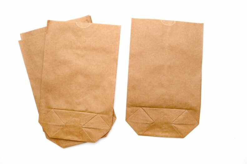 Geschenktüten aus braunem Kraftpapier, Flachbeutel für Geschenke und Mitbringsel STUDIO KARAMELO