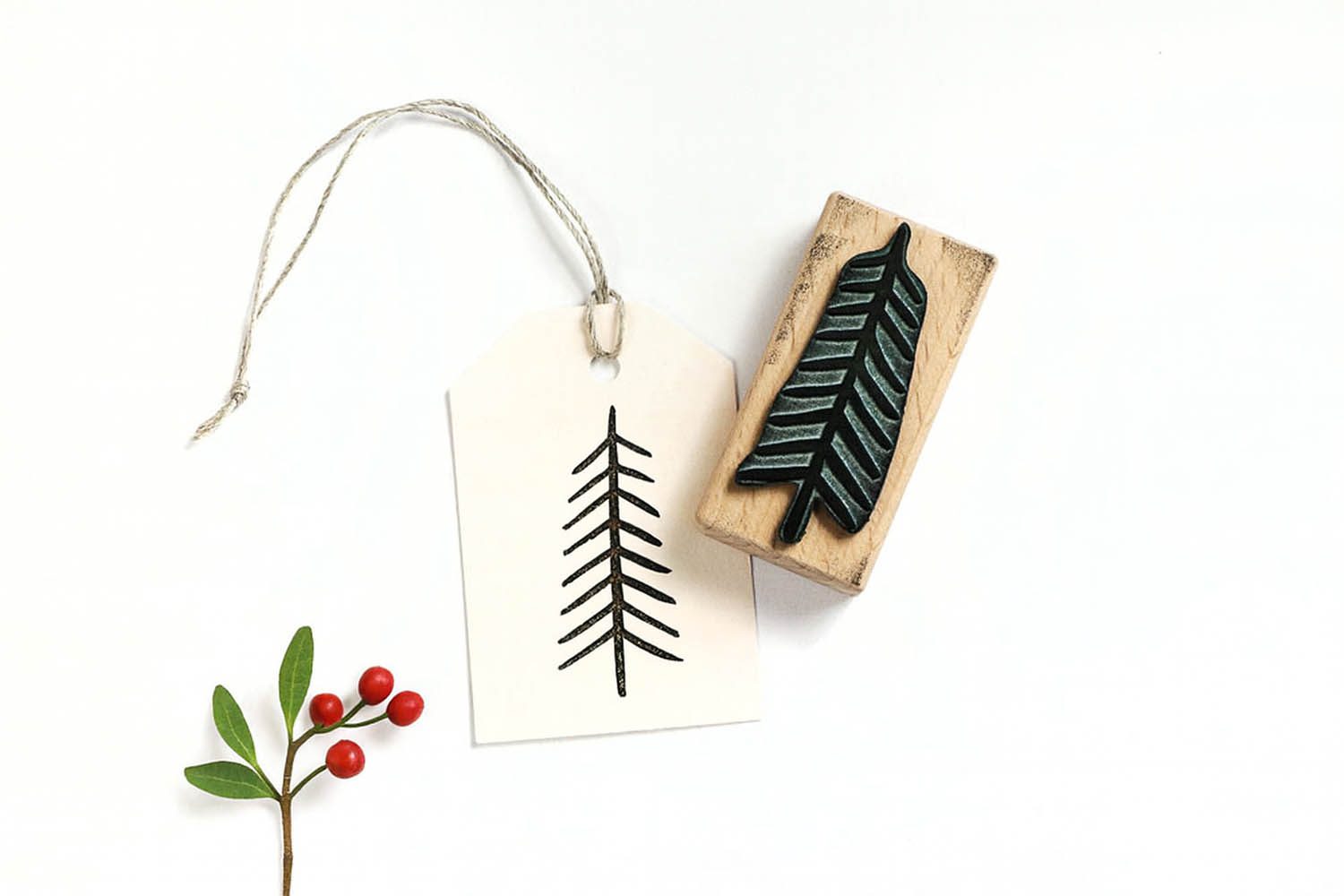 Stempel Tannenbaum auf Geschenkanhänger gestempelt