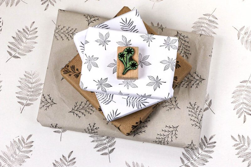 Bestempeltes Geschenkpapier