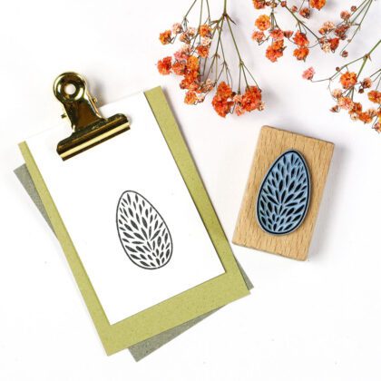 Stempel Osterei mit Muster auf Anhänger gestempelt