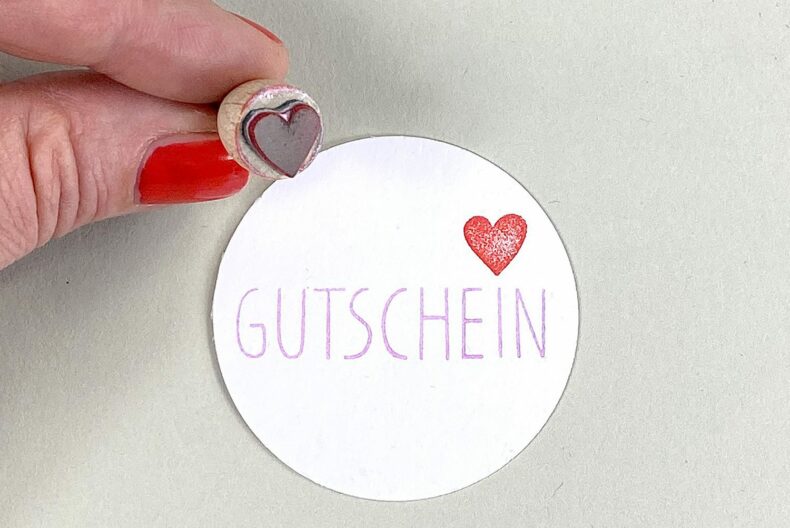Stempel Gutschein zum Muttertag mit Herz von STUDIO KARAMELO