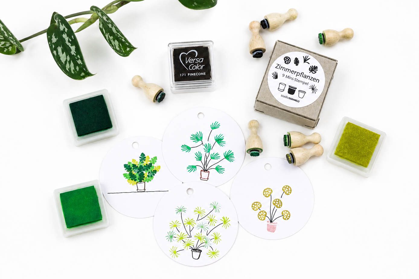 Mini Stempel Zimmerpflanzen in Grüntönen auf Anhänger gestempelt
