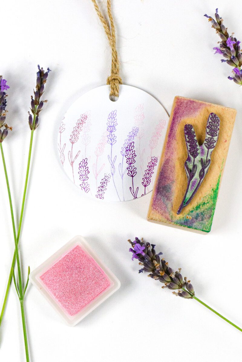 Geschenkanhänger mit Lavendel Stempel