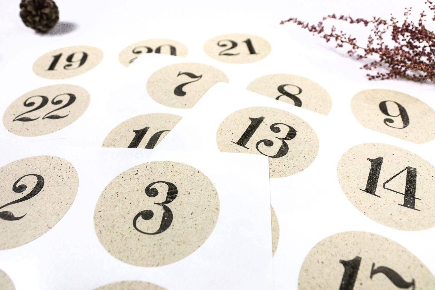 Adventskalender Zahlen zum Aufkleben aus Graspapier