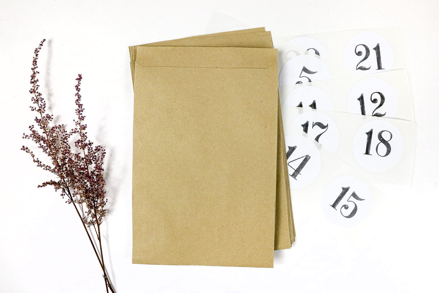 DIY Adventskalender SET zum Befüllen | 24 Adventskalender Tüten + Zahlen Sticker – Bild 2