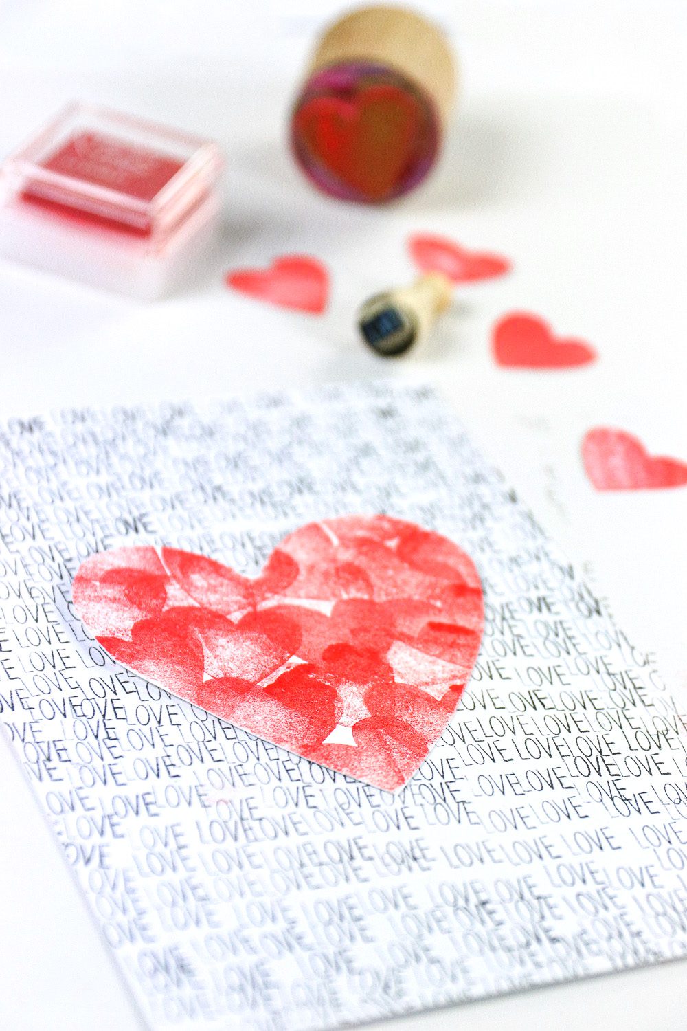 DIY Karte für Hochzeit mit Herzstempel