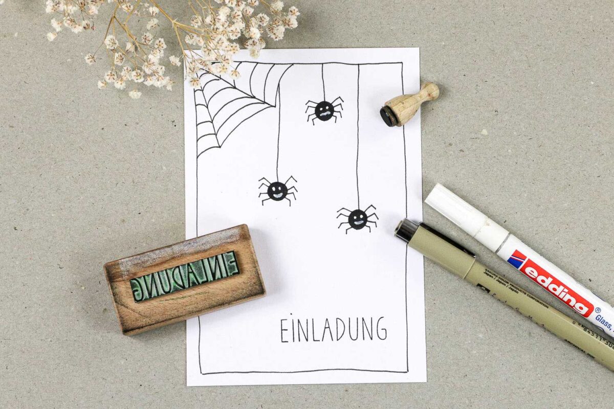 DIY Halloween Einladung mit Spinnen stempeln | Anleitung