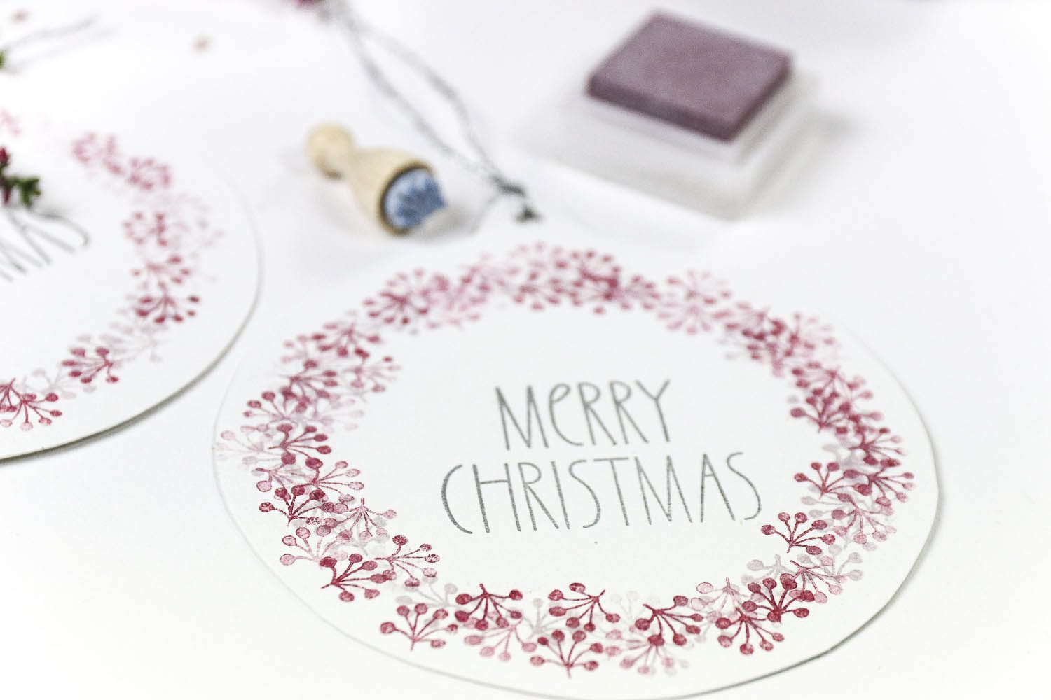 Geschenkanhänger Weihnachtskugel Vorlage zum runterladen und bestempeln