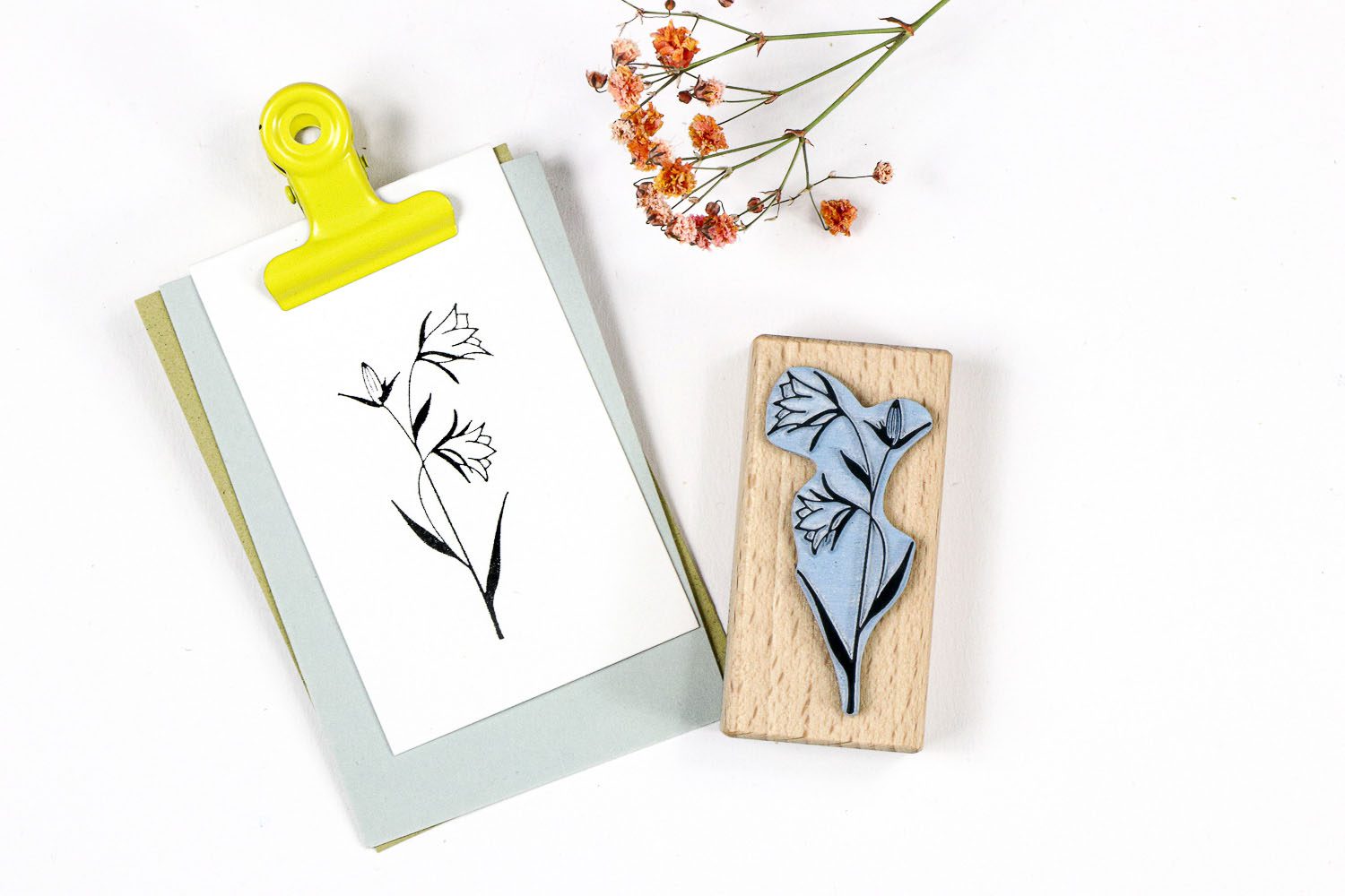 Blumenstempel »Glockenblume« auf Anhänger gestempelt